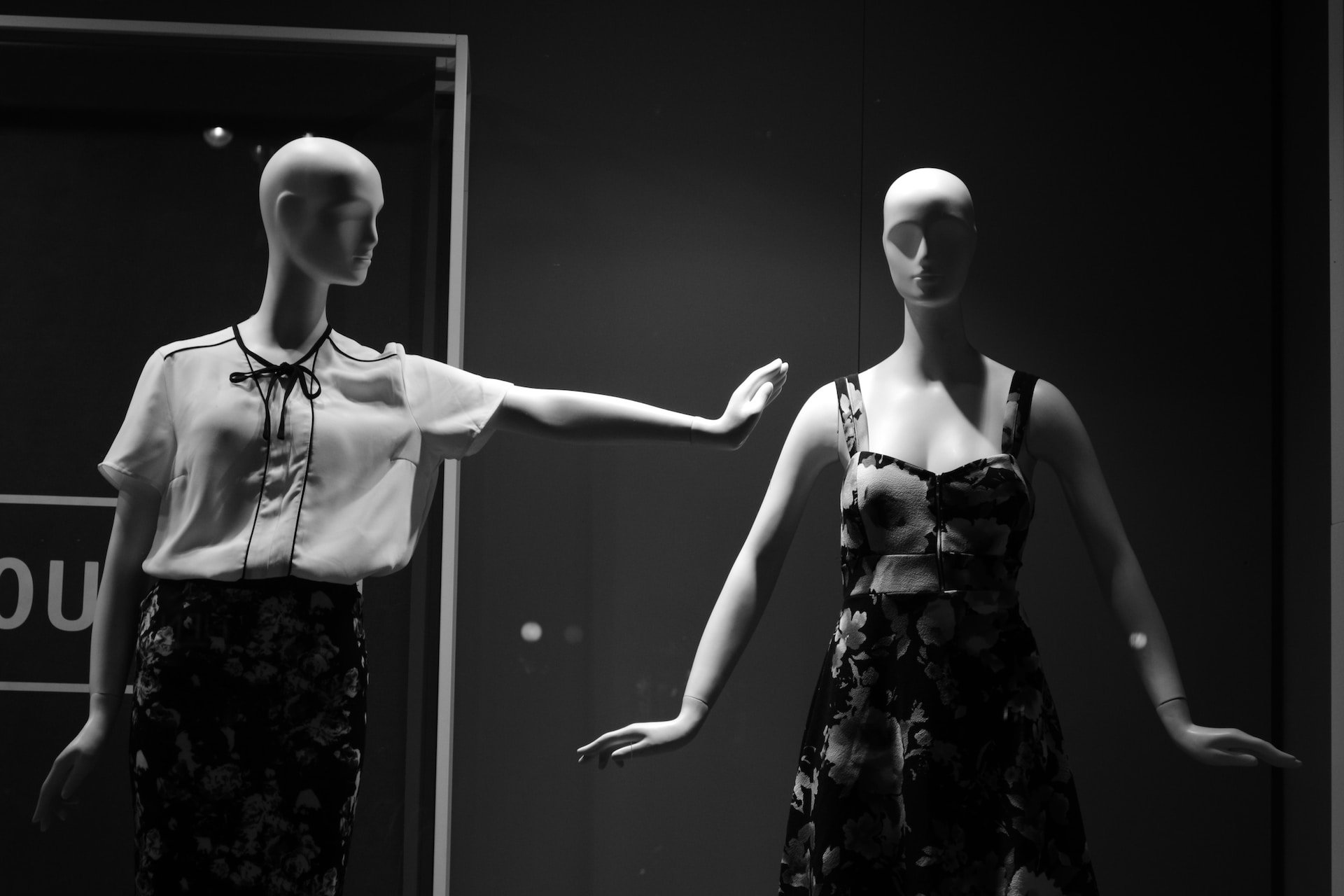 Designer Looks for Less: Unlocking the Secrets to Finding High-End Fashion at Discounted Prices